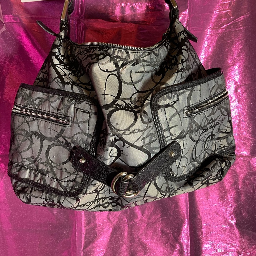 JESSICA SIMPSON,,,,Black and Gray Script-Print Shoulder Bag